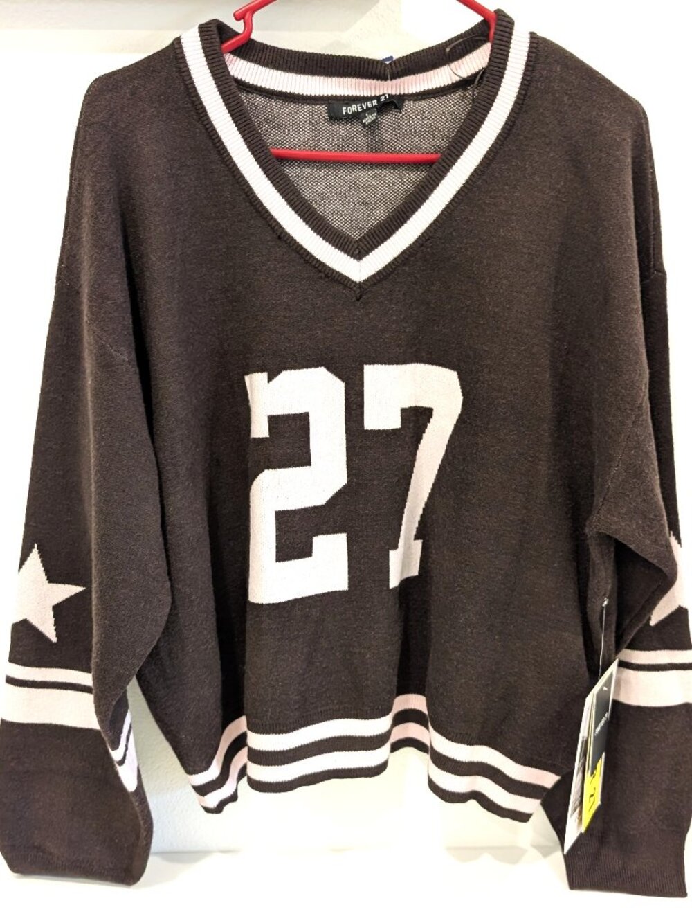 Forever 21 Womens Brown Pink Varsity V-Neck Knit Sweater Graphic 27 Large No. 27